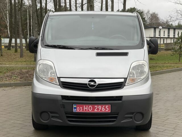 Сірий Опель Віваро, об'ємом двигуна 2 л та пробігом 272 тис. км за 13999 $, фото 2 на Automoto.ua