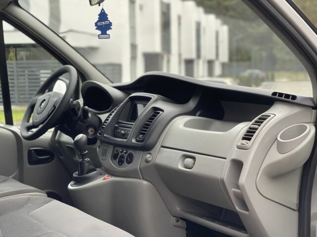 Сірий Опель Віваро, об'ємом двигуна 2 л та пробігом 272 тис. км за 13999 $, фото 18 на Automoto.ua