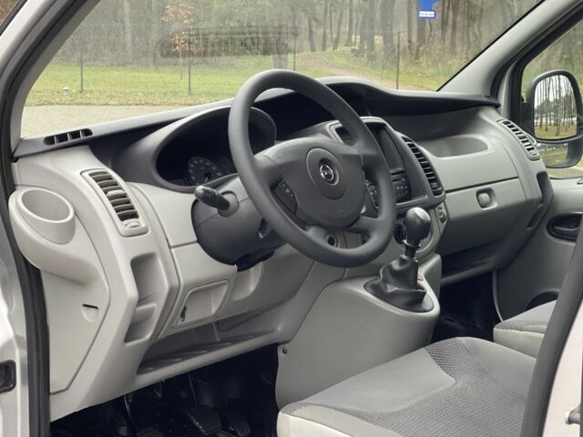 Сірий Опель Віваро, об'ємом двигуна 2 л та пробігом 272 тис. км за 13999 $, фото 16 на Automoto.ua