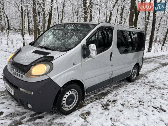 Сірий Опель Віваро, об'ємом двигуна 1.9 л та пробігом 250 тис. км за 6450 $, фото 1 на Automoto.ua
