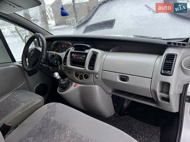 Сірий Опель Віваро, об'ємом двигуна 1.9 л та пробігом 250 тис. км за 6450 $, фото 34 на Automoto.ua