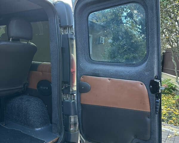 Серый Опель Виваро, объемом двигателя 1.9 л и пробегом 220 тыс. км за 6650 $, фото 34 на Automoto.ua