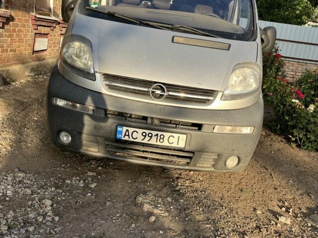 Сірий Опель Віваро, об'ємом двигуна 1.9 л та пробігом 310 тис. км за 5000 $, фото 2 на Automoto.ua