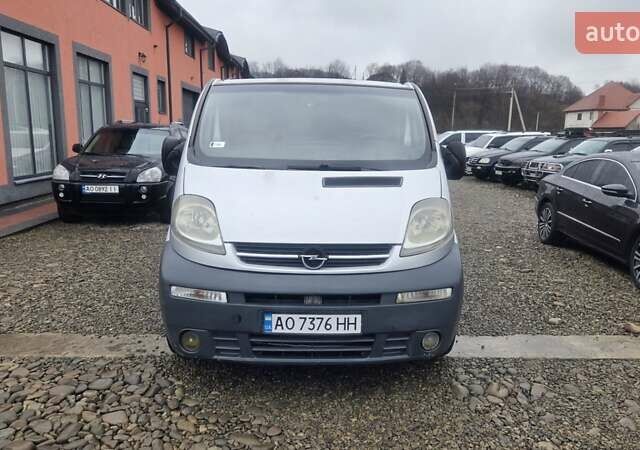 Серый Опель Виваро, объемом двигателя 1.87 л и пробегом 353 тыс. км за 5600 $, фото 5 на Automoto.ua