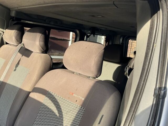 Сірий Опель Віваро, об'ємом двигуна 1.9 л та пробігом 310 тис. км за 5000 $, фото 4 на Automoto.ua