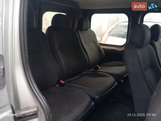 Сірий Опель Віваро, об'ємом двигуна 1.87 л та пробігом 300 тис. км за 5750 $, фото 23 на Automoto.ua