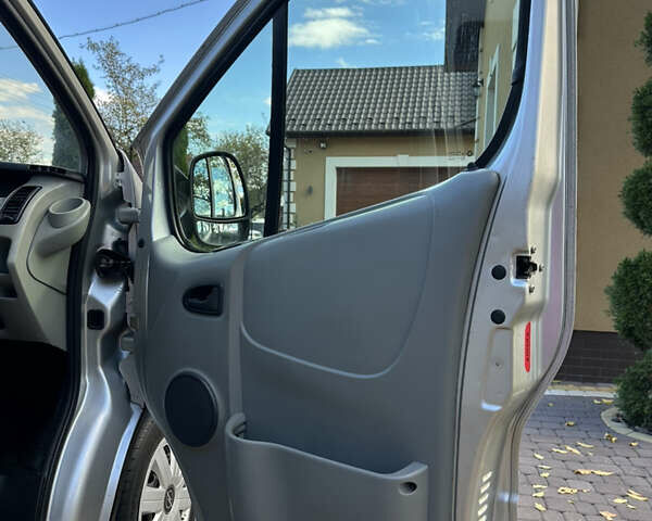 Серый Опель Виваро, объемом двигателя 1.9 л и пробегом 220 тыс. км за 6650 $, фото 23 на Automoto.ua