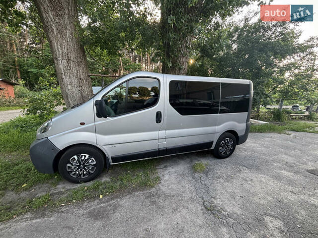 Серый Опель Виваро, объемом двигателя 1.9 л и пробегом 214 тыс. км за 7000 $, фото 1 на Automoto.ua