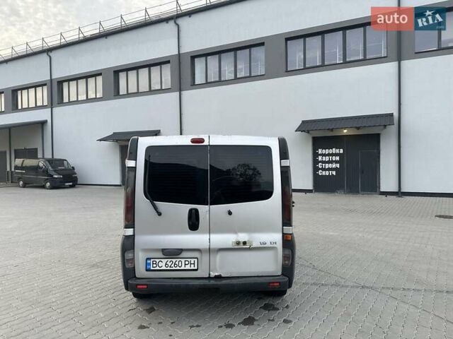 Серый Опель Виваро, объемом двигателя 1.9 л и пробегом 350 тыс. км за 5100 $, фото 2 на Automoto.ua
