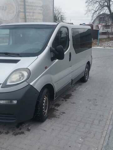 Серый Опель Виваро, объемом двигателя 1.9 л и пробегом 460 тыс. км за 5300 $, фото 2 на Automoto.ua