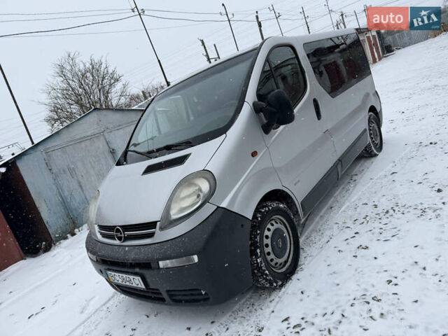 Сірий Опель Віваро, об'ємом двигуна 1.87 л та пробігом 460 тис. км за 4750 $, фото 3 на Automoto.ua