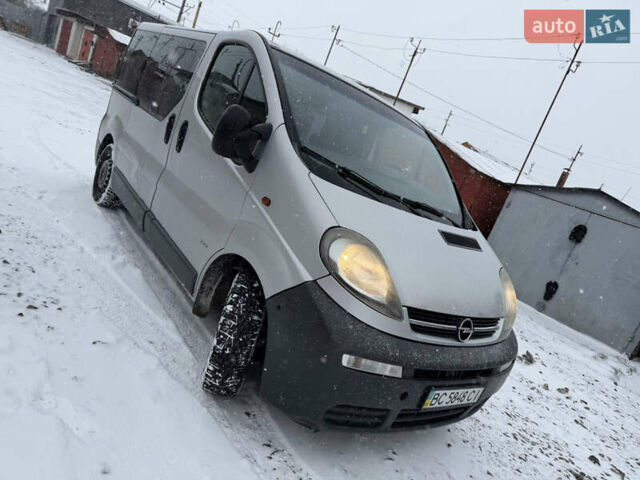 Сірий Опель Віваро, об'ємом двигуна 1.87 л та пробігом 460 тис. км за 4750 $, фото 19 на Automoto.ua