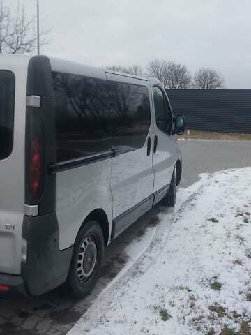 Серый Опель Виваро, объемом двигателя 1.9 л и пробегом 460 тыс. км за 5300 $, фото 6 на Automoto.ua