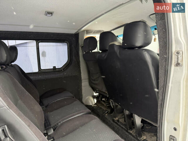 Сірий Опель Віваро, об'ємом двигуна 1.87 л та пробігом 460 тис. км за 4750 $, фото 25 на Automoto.ua
