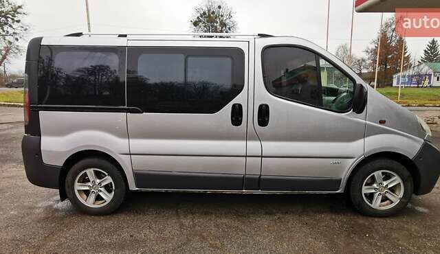 Серый Опель Виваро, объемом двигателя 1.9 л и пробегом 200 тыс. км за 6800 $, фото 2 на Automoto.ua