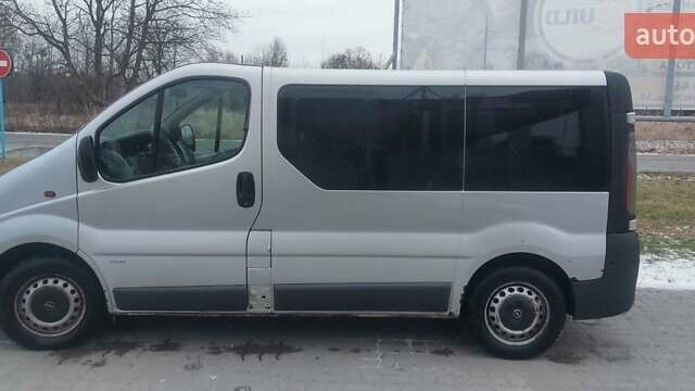 Серый Опель Виваро, объемом двигателя 1.9 л и пробегом 460 тыс. км за 5300 $, фото 4 на Automoto.ua