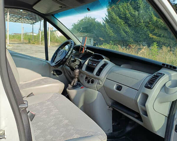 Серый Опель Виваро, объемом двигателя 1.9 л и пробегом 550 тыс. км за 7500 $, фото 8 на Automoto.ua