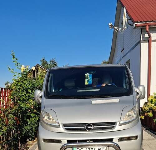 Серый Опель Виваро, объемом двигателя 1.9 л и пробегом 470 тыс. км за 7700 $, фото 13 на Automoto.ua