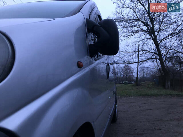 Сірий Опель Віваро, об'ємом двигуна 1.9 л та пробігом 350 тис. км за 5650 $, фото 31 на Automoto.ua