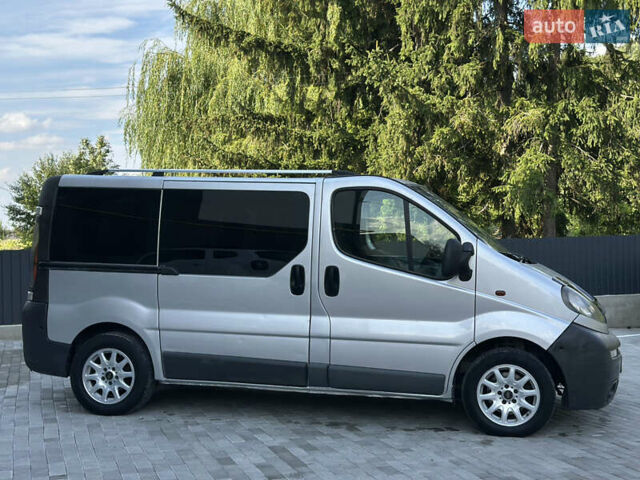 Сірий Опель Віваро, об'ємом двигуна 2.5 л та пробігом 390 тис. км за 5950 $, фото 8 на Automoto.ua
