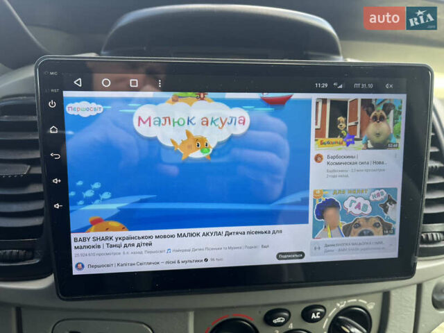 Серый Опель Виваро, объемом двигателя 1.9 л и пробегом 330 тыс. км за 10500 $, фото 26 на Automoto.ua