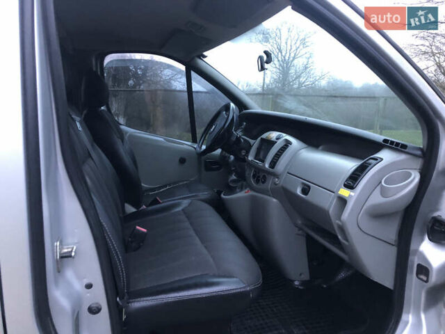 Сірий Опель Віваро, об'ємом двигуна 1.9 л та пробігом 350 тис. км за 5650 $, фото 49 на Automoto.ua