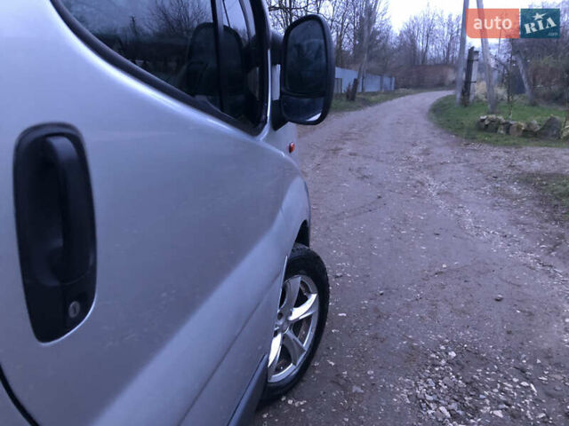 Сірий Опель Віваро, об'ємом двигуна 1.9 л та пробігом 350 тис. км за 5650 $, фото 38 на Automoto.ua