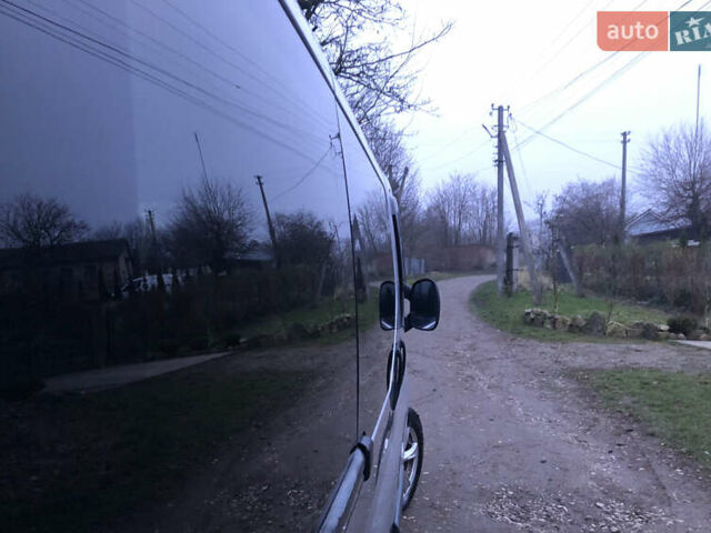 Сірий Опель Віваро, об'ємом двигуна 1.9 л та пробігом 350 тис. км за 5650 $, фото 32 на Automoto.ua
