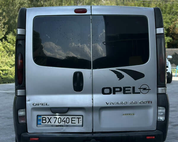 Сірий Опель Віваро, об'ємом двигуна 2.5 л та пробігом 390 тис. км за 5950 $, фото 5 на Automoto.ua