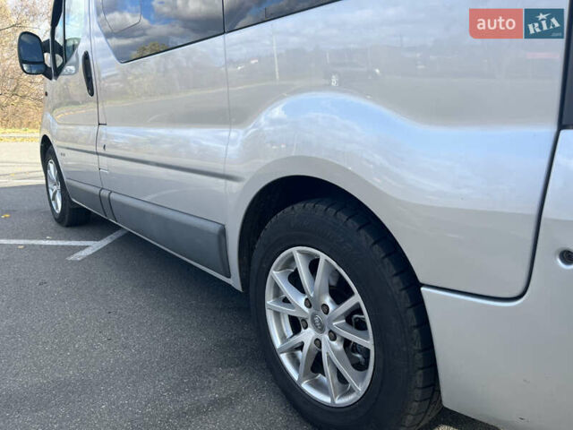 Серый Опель Виваро, объемом двигателя 1.9 л и пробегом 330 тыс. км за 10500 $, фото 6 на Automoto.ua