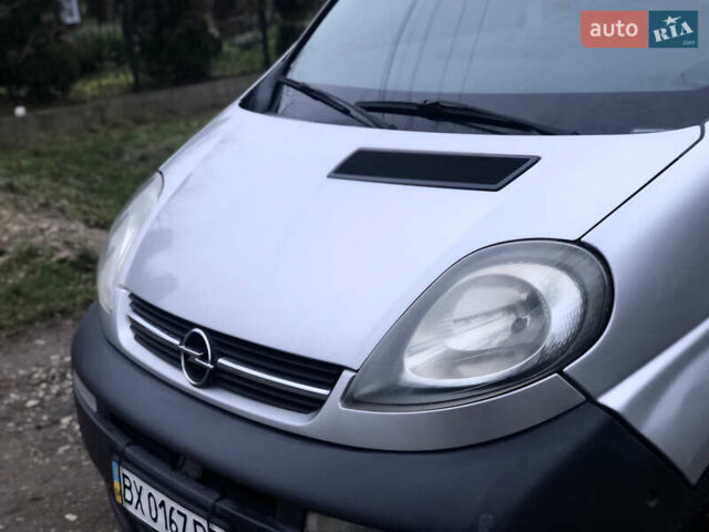 Сірий Опель Віваро, об'ємом двигуна 1.9 л та пробігом 350 тис. км за 5650 $, фото 16 на Automoto.ua