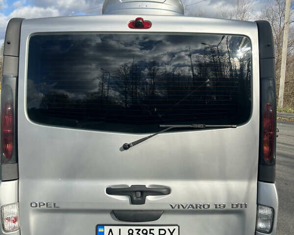 Серый Опель Виваро, объемом двигателя 1.9 л и пробегом 330 тыс. км за 10500 $, фото 4 на Automoto.ua