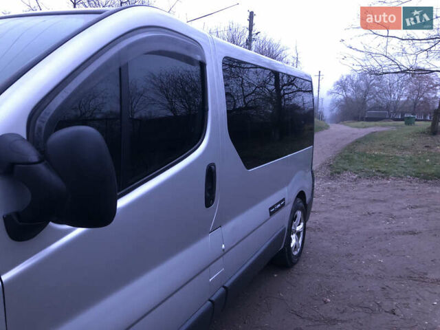 Сірий Опель Віваро, об'ємом двигуна 1.9 л та пробігом 350 тис. км за 5650 $, фото 35 на Automoto.ua