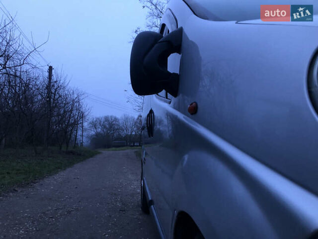 Сірий Опель Віваро, об'ємом двигуна 1.9 л та пробігом 350 тис. км за 5650 $, фото 30 на Automoto.ua