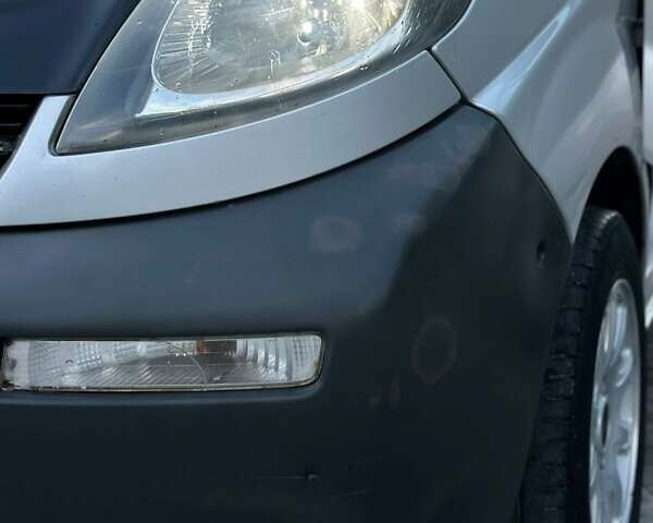 Серый Опель Виваро, объемом двигателя 2.46 л и пробегом 420 тыс. км за 5999 $, фото 12 на Automoto.ua