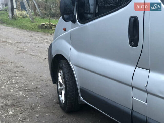Сірий Опель Віваро, об'ємом двигуна 1.9 л та пробігом 350 тис. км за 5650 $, фото 11 на Automoto.ua