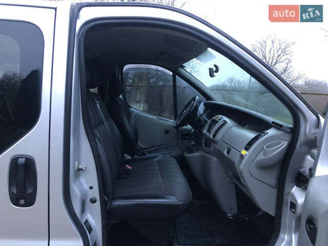 Сірий Опель Віваро, об'ємом двигуна 1.9 л та пробігом 350 тис. км за 5650 $, фото 50 на Automoto.ua