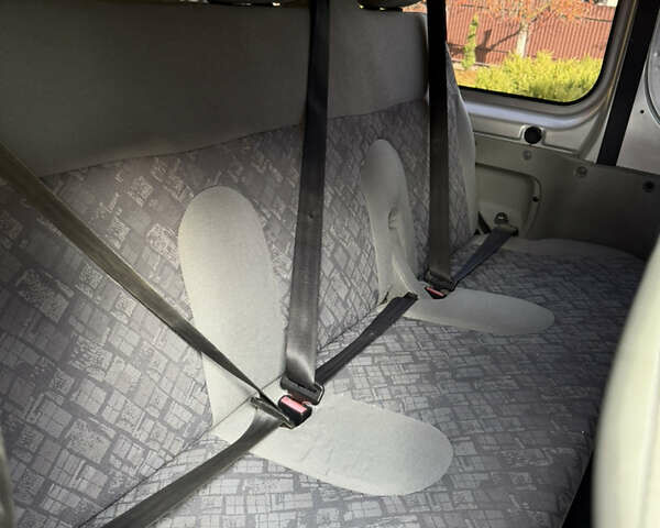 Сірий Опель Віваро, об'ємом двигуна 1.9 л та пробігом 280 тис. км за 7450 $, фото 20 на Automoto.ua