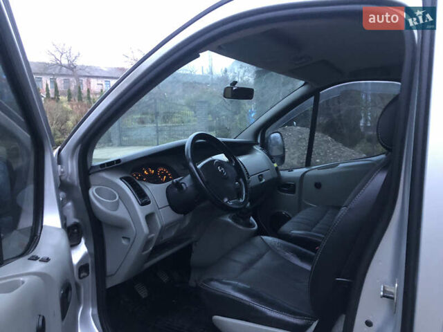 Сірий Опель Віваро, об'ємом двигуна 1.9 л та пробігом 350 тис. км за 5650 $, фото 51 на Automoto.ua