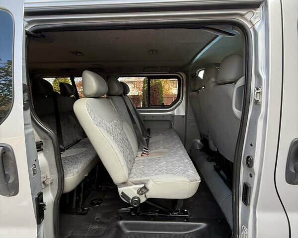 Сірий Опель Віваро, об'ємом двигуна 1.9 л та пробігом 280 тис. км за 7450 $, фото 21 на Automoto.ua