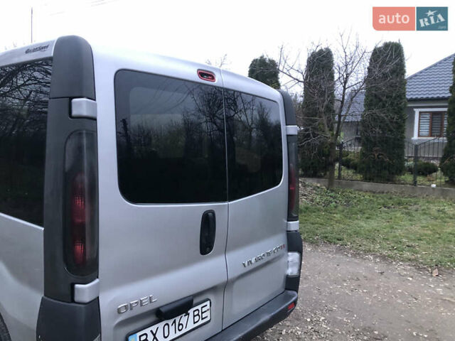Сірий Опель Віваро, об'ємом двигуна 1.9 л та пробігом 350 тис. км за 5650 $, фото 9 на Automoto.ua