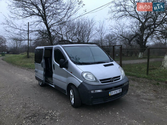 Сірий Опель Віваро, об'ємом двигуна 1.9 л та пробігом 350 тис. км за 5650 $, фото 7 на Automoto.ua