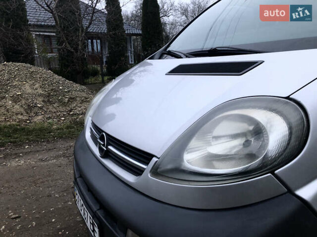 Сірий Опель Віваро, об'ємом двигуна 1.9 л та пробігом 350 тис. км за 5650 $, фото 17 на Automoto.ua