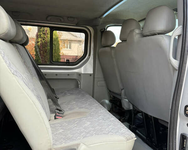 Сірий Опель Віваро, об'ємом двигуна 1.9 л та пробігом 280 тис. км за 7450 $, фото 19 на Automoto.ua