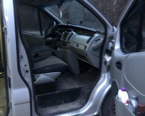 Сірий Опель Віваро, об'ємом двигуна 2.46 л та пробігом 400 тис. км за 6000 $, фото 9 на Automoto.ua