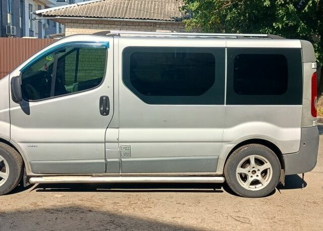 Серый Опель Виваро, объемом двигателя 1.9 л и пробегом 500 тыс. км за 6660 $, фото 5 на Automoto.ua