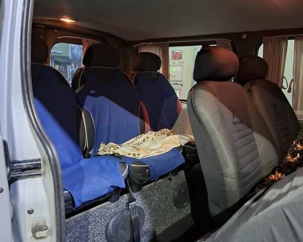 Сірий Опель Віваро, об'ємом двигуна 1.87 л та пробігом 480 тис. км за 6500 $, фото 8 на Automoto.ua