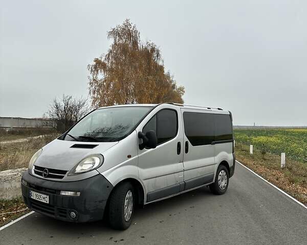 Серый Опель Виваро, объемом двигателя 2.46 л и пробегом 404 тыс. км за 7400 $, фото 1 на Automoto.ua