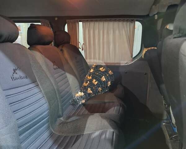 Сірий Опель Віваро, об'ємом двигуна 1.87 л та пробігом 480 тис. км за 6500 $, фото 6 на Automoto.ua