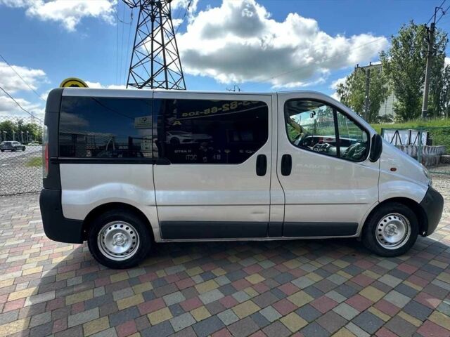 Серый Опель Виваро, объемом двигателя 1.9 л и пробегом 357 тыс. км за 6700 $, фото 7 на Automoto.ua